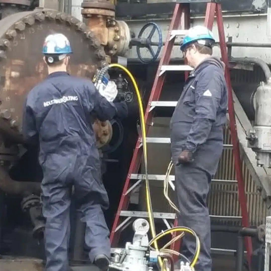 Why Industrial Projects Use On-Site Technical Support