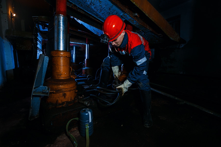 Fall Strain on Mining Bolts: The Case for Hydraulic Wrench Rentals